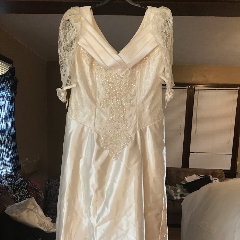 Wedding gown